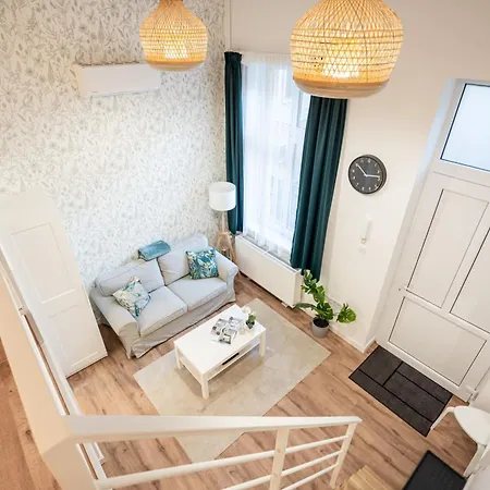 West Nest Apartment *