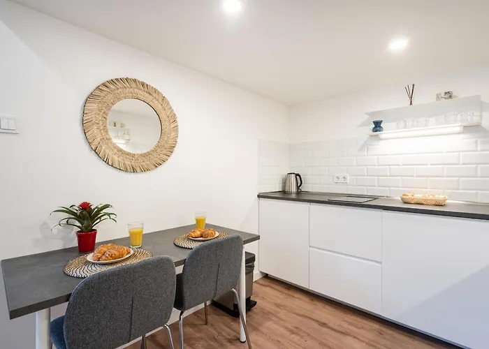 Apartament West Nest *