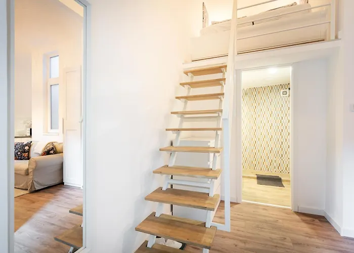 West Nest * Budapesta